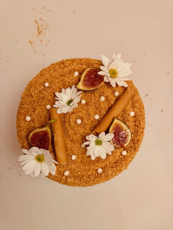 Medovik torta sa smokvama